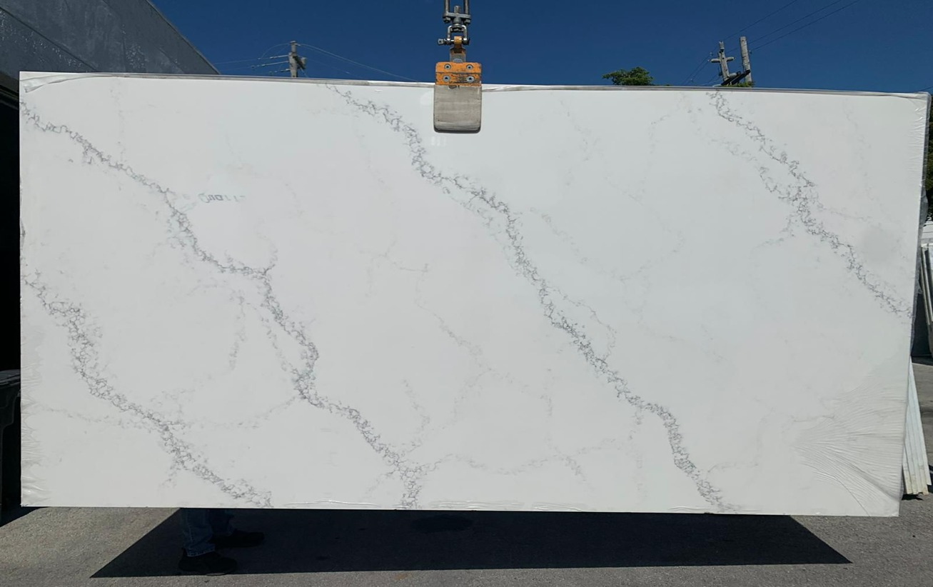 Calacatta Fractal Jumbo slab sample